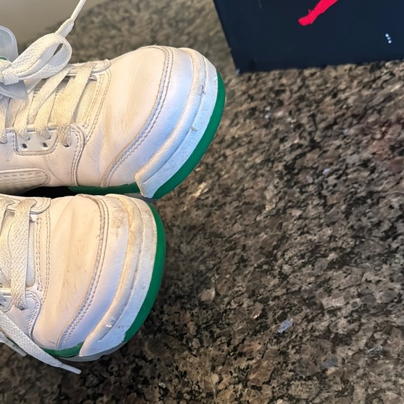 Jordan retro 5 White and Green Sneakers EUC 6 - Picture 11 of 13